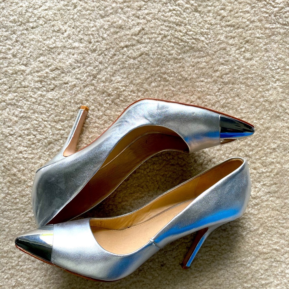 Women’s Aldo Silver Heels Size 10